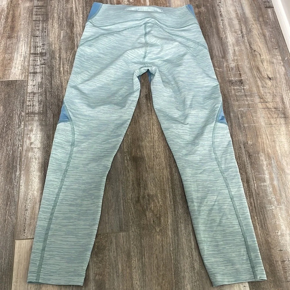 Outdoor Voices Tech Sweat Blue Active Capri Leggings Two Tone - Picture 5 of 5
